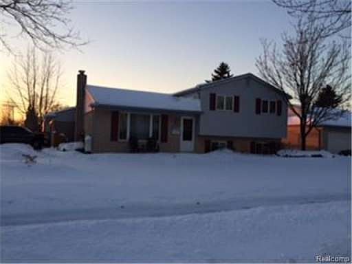1st image of 32505 Beechwood Dr