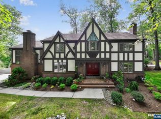 483 Old Post Rd, Wyckoff, NJ 07481