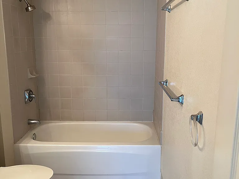 1090 Ala Napunani St #205 — Photo 13