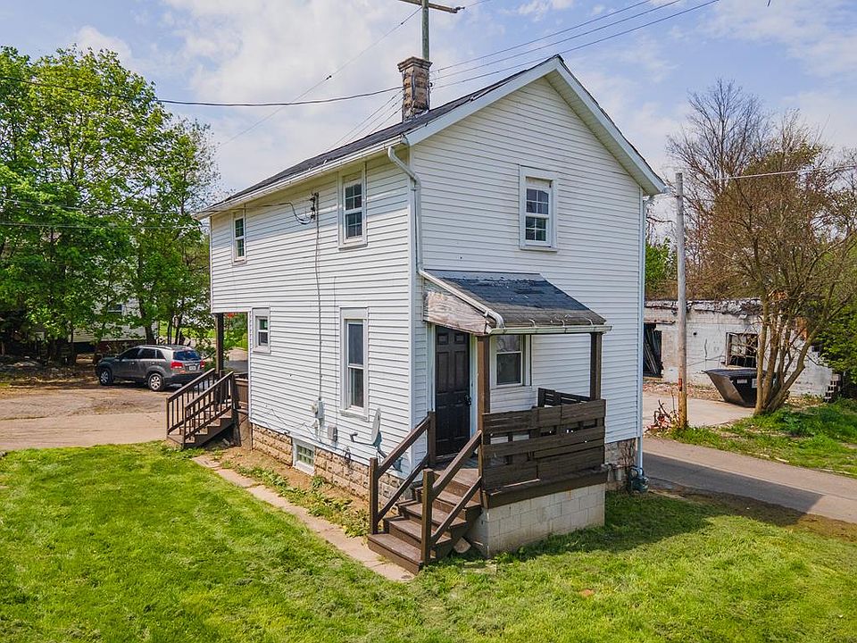 1st image of 117 Temple Ct W