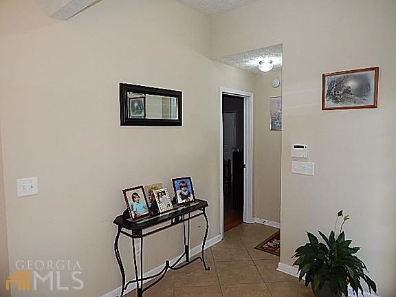 4th image of 916 Park Pine Cir