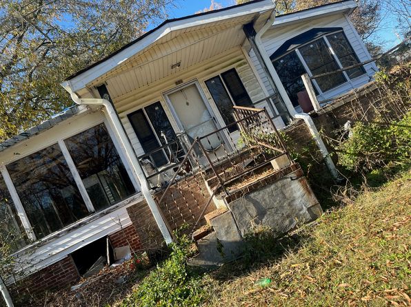 724 Burgess Cir