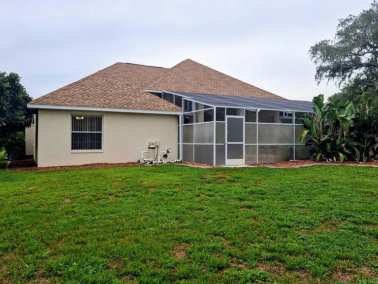 3392 Saint Ives Blvd — Photo 32