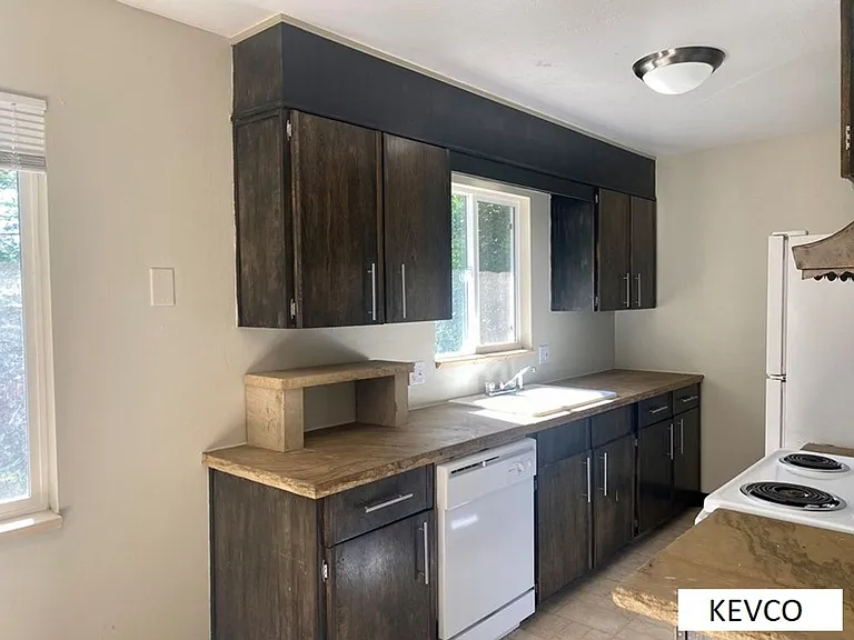 1400 Hillcrest Dr — Photo 6