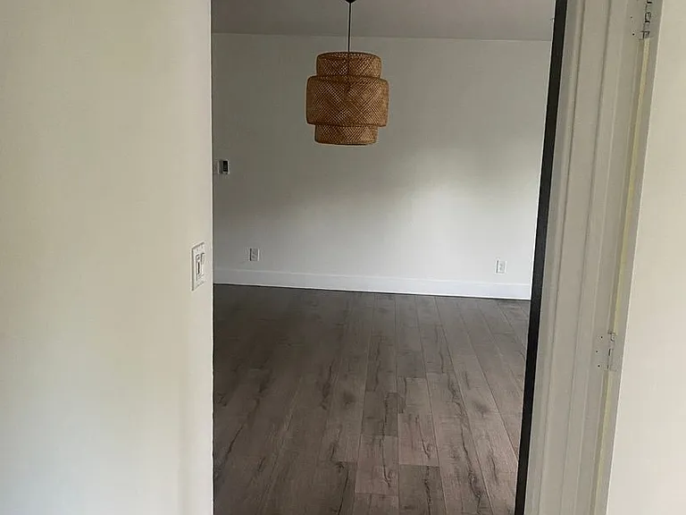 14133 Calvert St — Photo 3