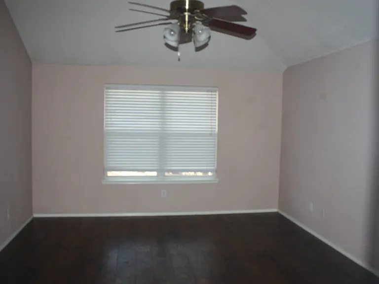 404 Pineview Ln — Photo 12