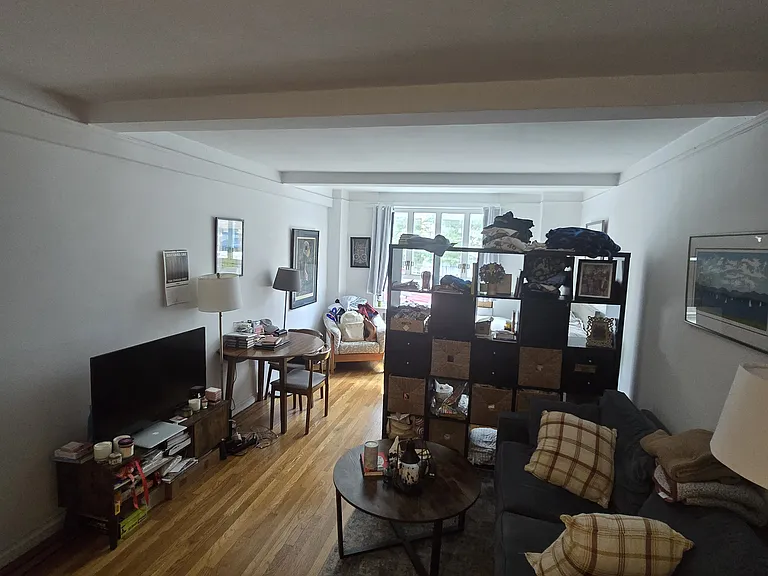 200 W 20th St #204 — Photo 3