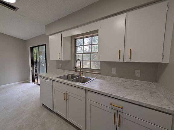 5th image of 3340 NE 56th Ave