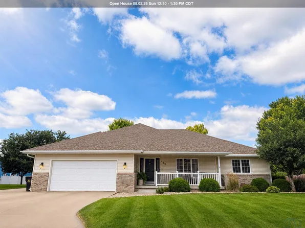 419 Coniston Cir, Sergeant Bluff, IA 51054