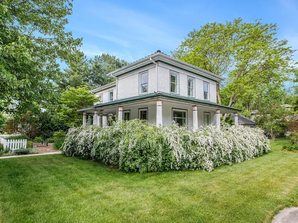 402 S Woodhams St, Plainwell, MI 49080