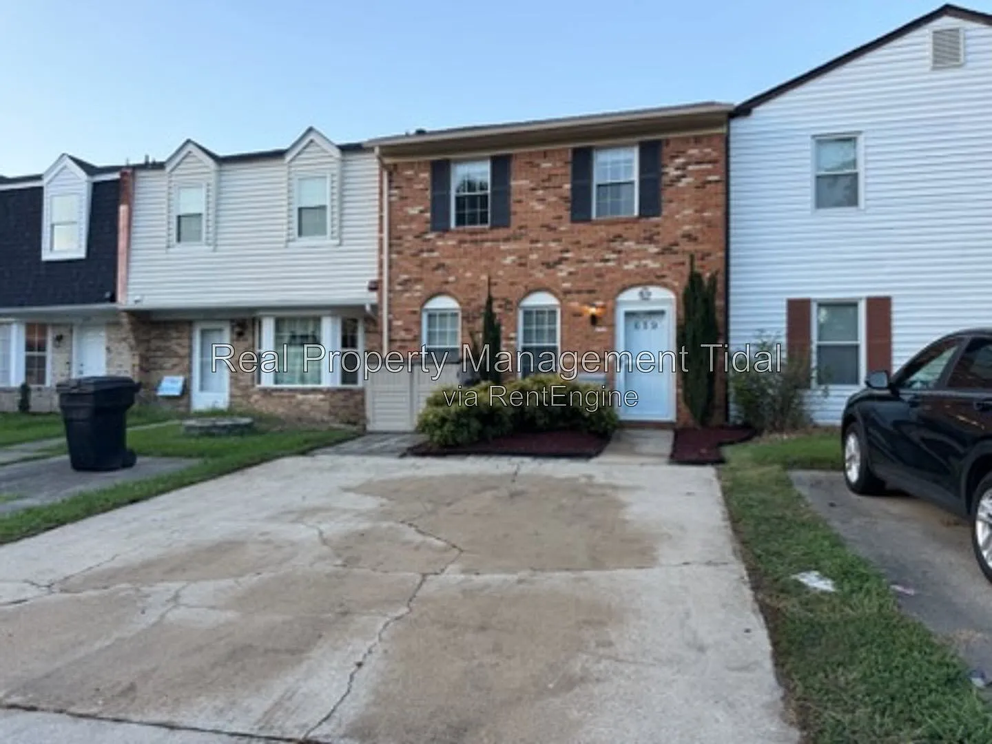 3 bed, 2.5 bath, 2495 sqft, $2,295 — Photo 2
