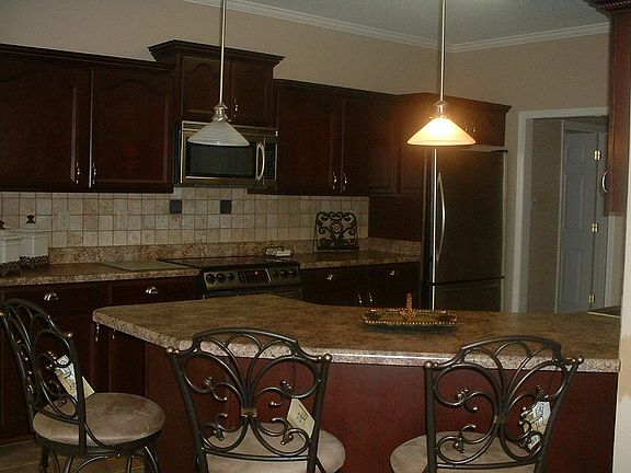 257 Lyndsey Dr, Brighton, TN 38011