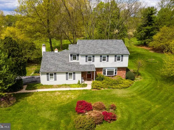 65 Hunters Run Rd, Honey Brook, PA 19344