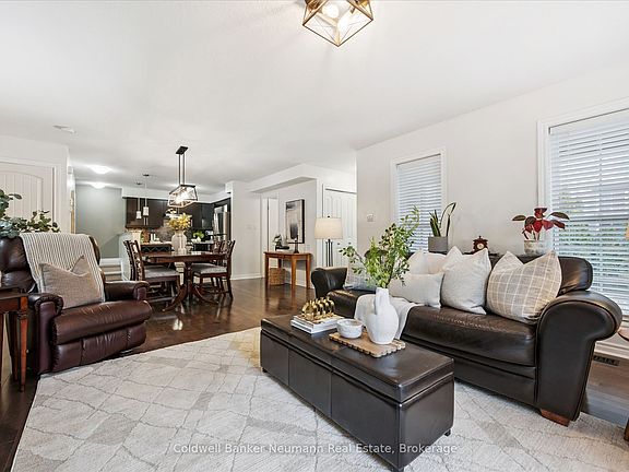 4th image of 100 Frederick Dr #9
