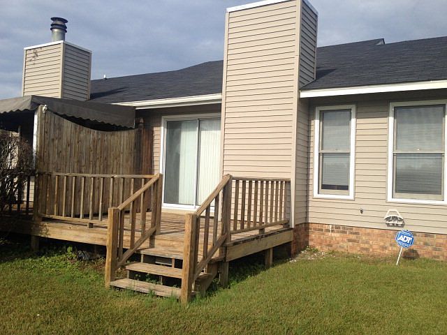 2nd image of 2313 Villa Dr