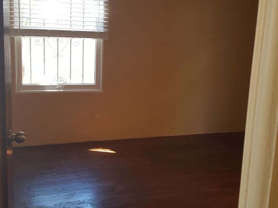 1st image of 3929 Illinois St