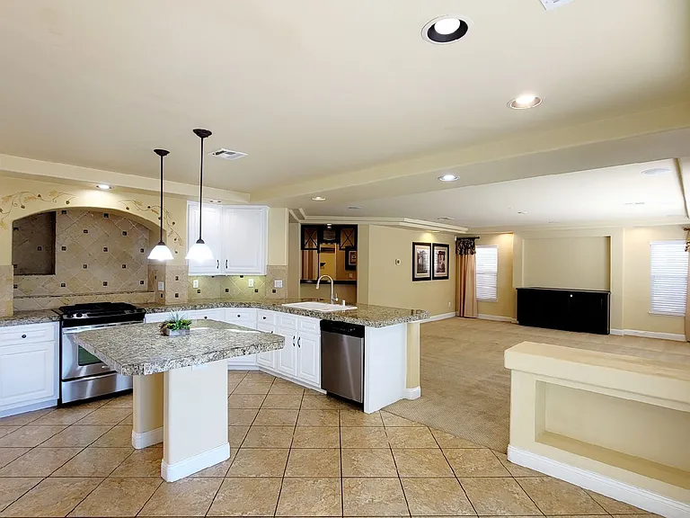 8586 Silver Coast St — Photo 7