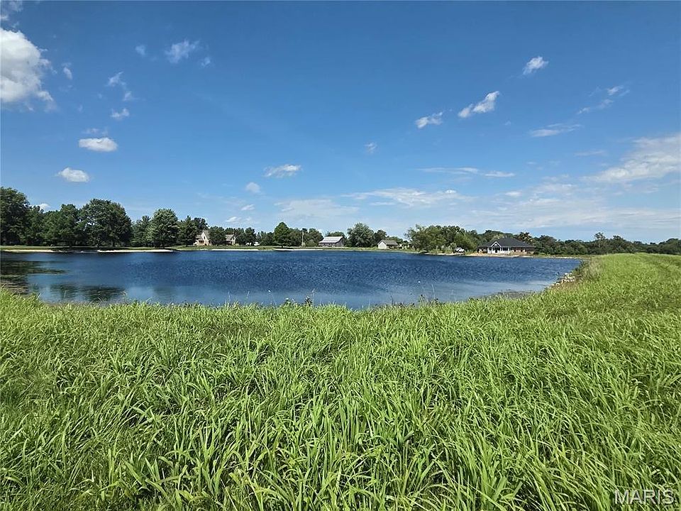 1st image of 1053 Country Club Ln