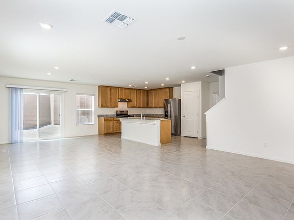 5th image of 10253 Plains Pear St