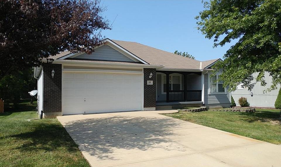1st image of 814 SW Lakeview Dr