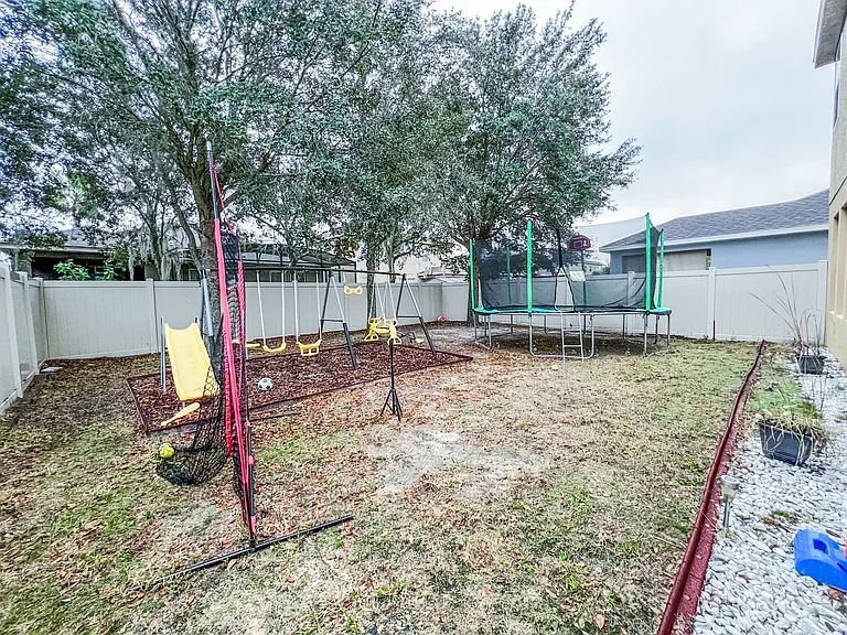 402 Rock Springs Cir — Photo 31