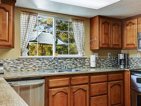 5th image of 11260 Pekolee Dr