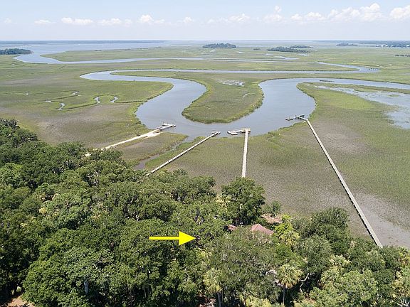 Easy ocean and river access
