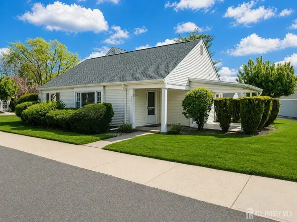 220C Manchester Ln, Monroe Township, NJ 08831