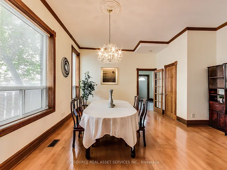 287 Palmerston Ave #MAIN — Photo 10
