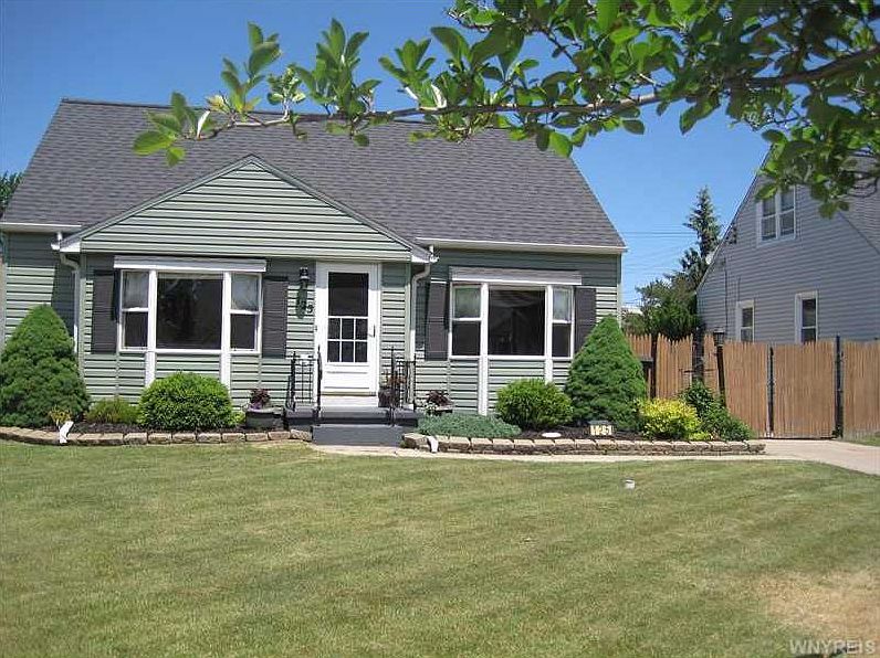 1st image of 125 Canterbury Ln