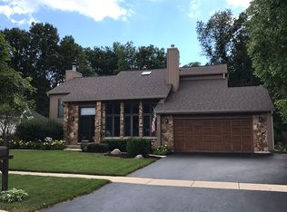 850 Hampton Crse, West Chicago, IL 60185