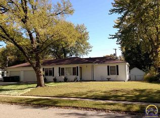 2416 SW James St, Topeka, KS 66614