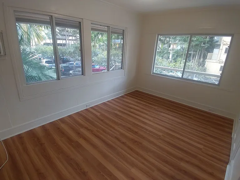 421 Lewers St — Photo 3