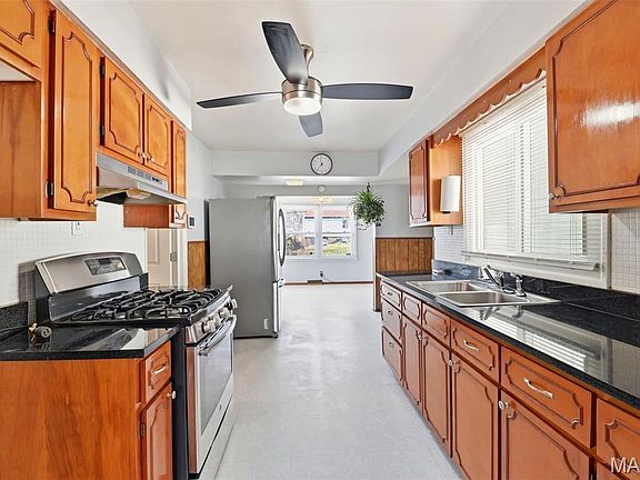 4th image of 10129 Ventura Dr