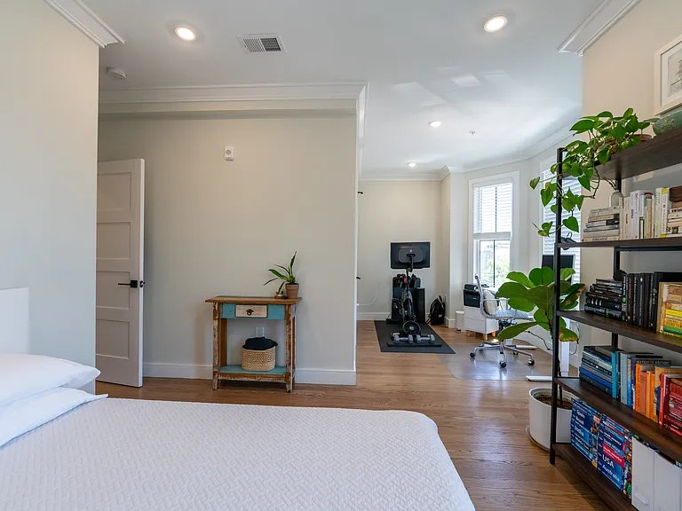 464 Sumner St #3 — Photo 7