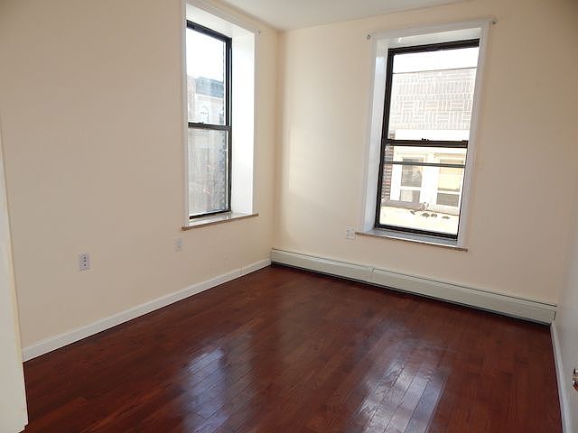 2nd image of 308 Irving Ave APT 3L