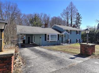 27 Woodhaven St, Waterbury, CT 06708