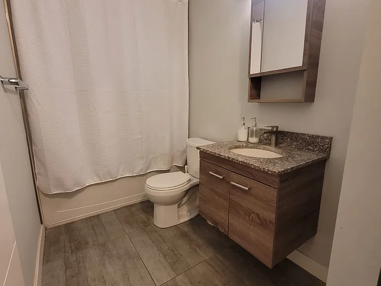 318 Spruce St #503 — Photo 9