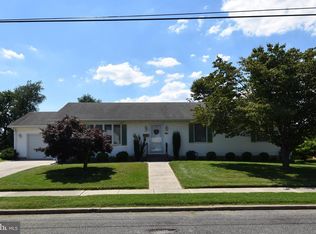 228 Pine St, Burlington, NJ 08016