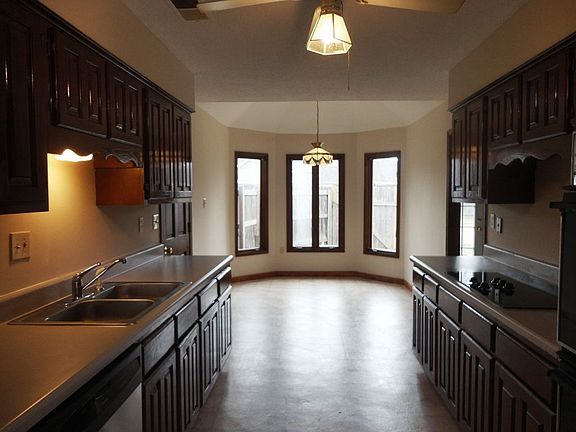 5th image of 2488 Bartlett Blvd