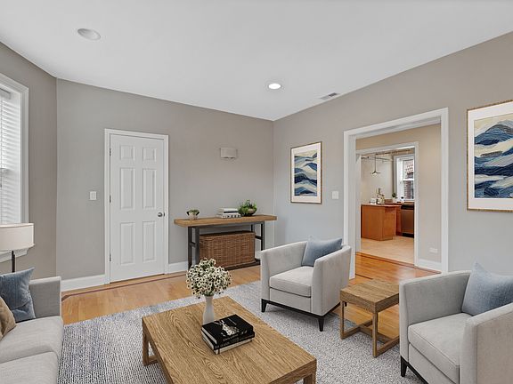 2nd image of 5955 N Winthrop Ave APT 3W