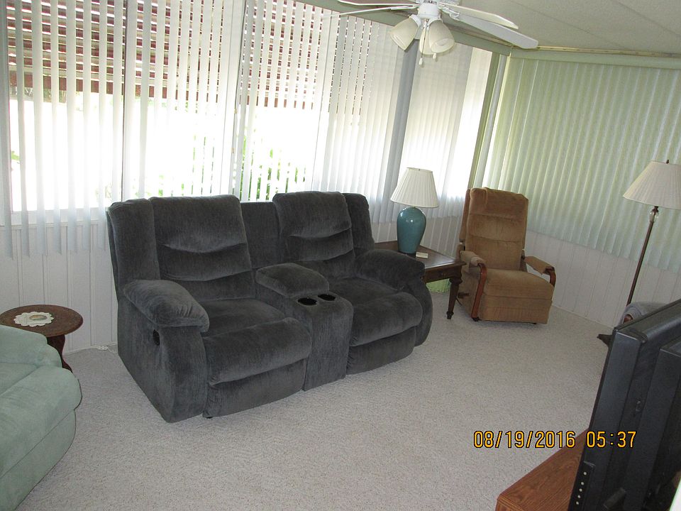 1st image of 8 Horseshoe Ln
