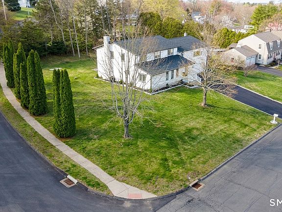 2nd image of 39 Farm Hill Road