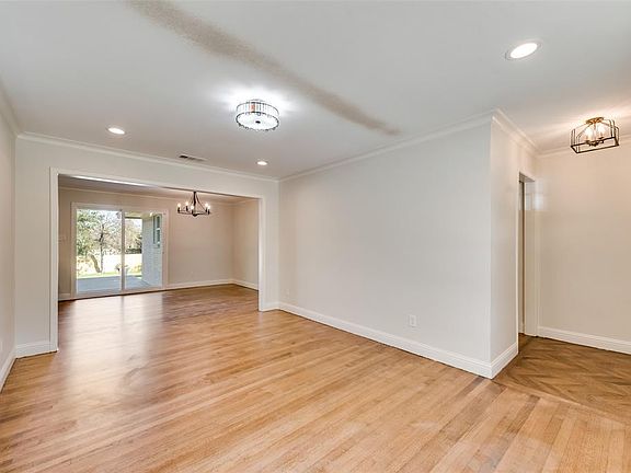 4th image of 1823 Oates Dr