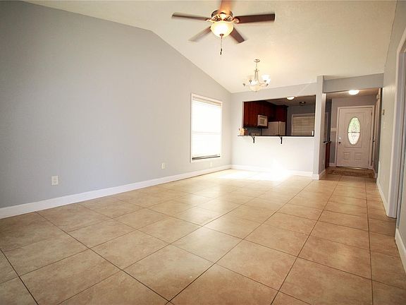 5th image of 2709 Mayer St #1