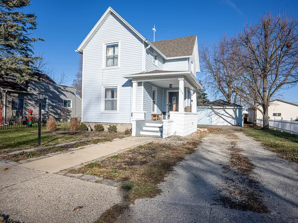 239 W Beaver St, Saint Anne, IL 60964