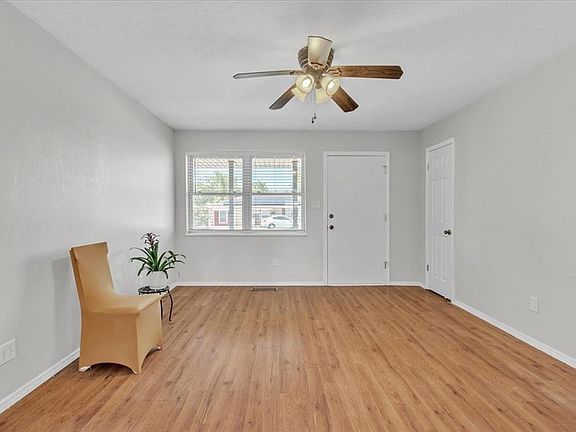 5th image of 3016 SE 21st St