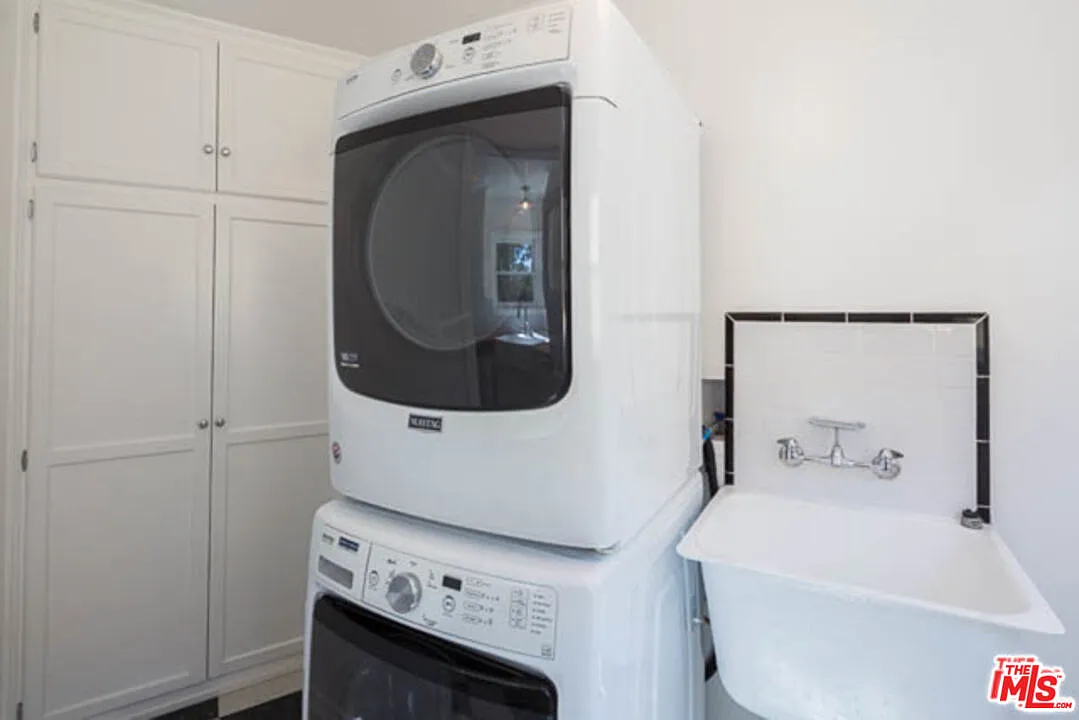2 bed, 1.0 bath, $4,950 — Photo 4