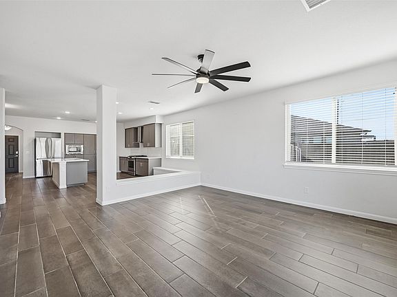 3rd image of 804 Saratoga Rd