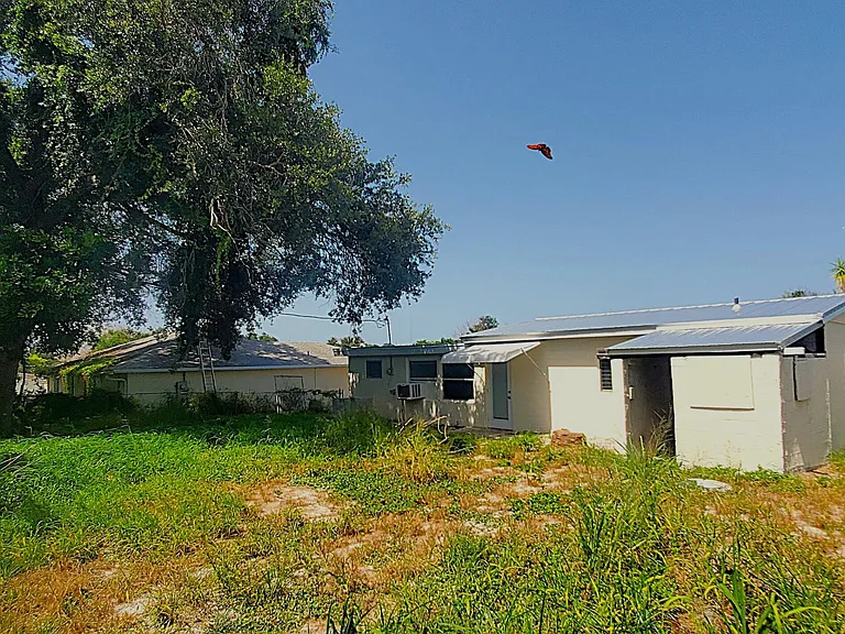 161 6th Ct SW — Photo 2